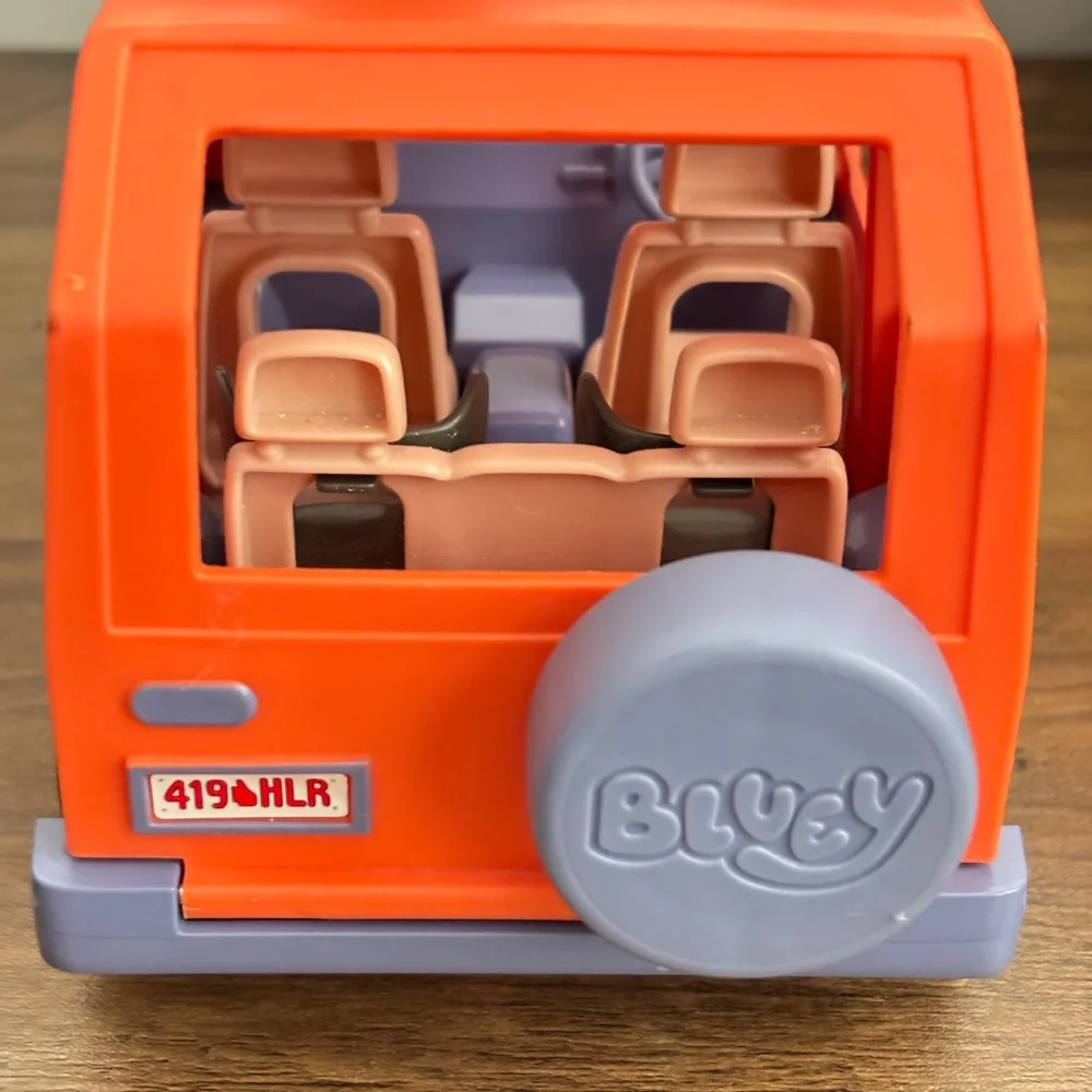 BLUEY HEELER 4WD FAMILY VEHICLE Orange Jeep Toy Car Van Blue Surfboard OPENS!
